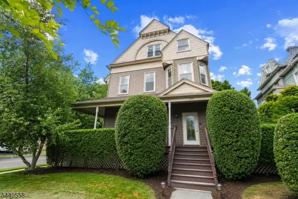 129 Claremont Ave #2, Montclair Twp., NJ 07042