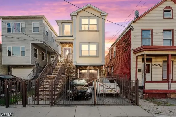 120 Fulton St, Elizabeth City, NJ 07206