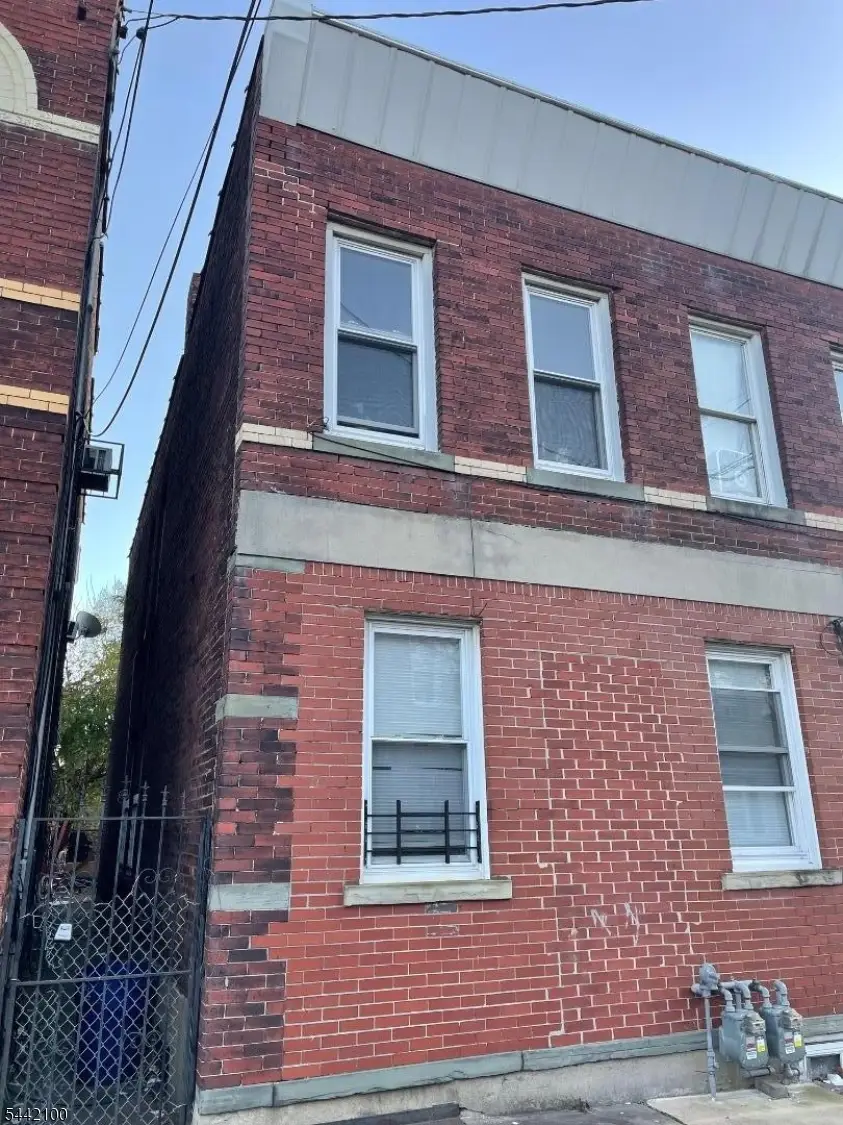 322 S 7th St, Elizabeth, NJ 07202 - #2