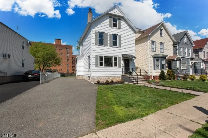 108 Thomas St, Watsessing, NJ 07042 - #1