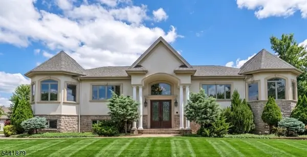 18 Berkshire Pl, Englewood Cliffs Boro, NJ 07632