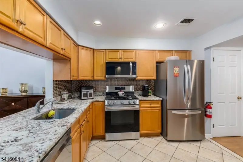 2 Crystal Ln, Paterson, NJ 07501 - #2