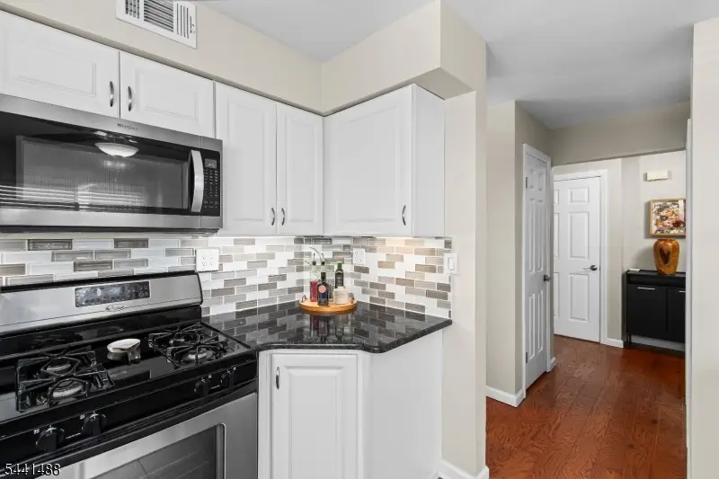 27 Overlook Dr, Independence, NJ 07840 - #3