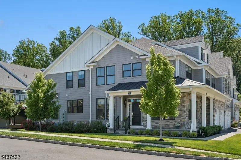1 Beacon Pl, Old Bridge, NJ 07059 - #3