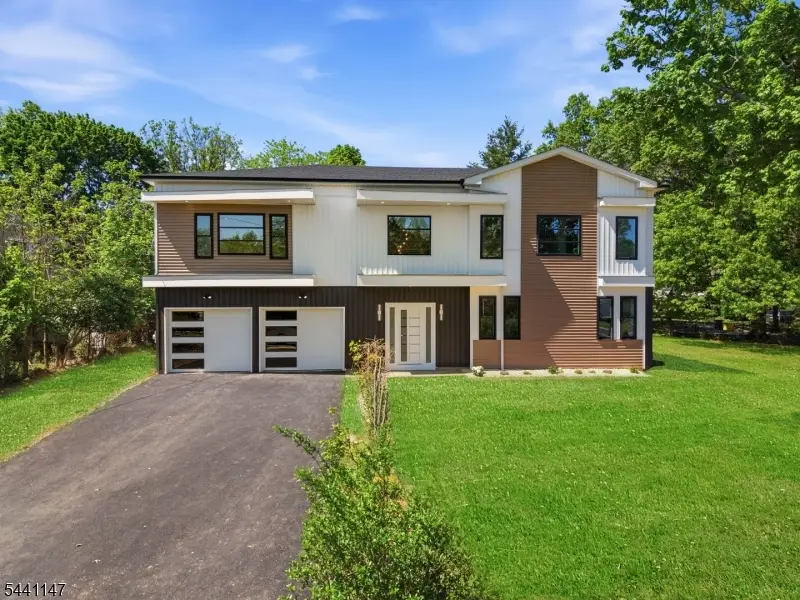 3 Tyne Ct, Kendall Park, NJ 08824 - #3
