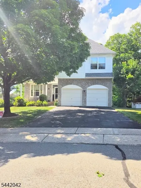 51 Bouwrey Pl, Readington Twp., NJ 08889
