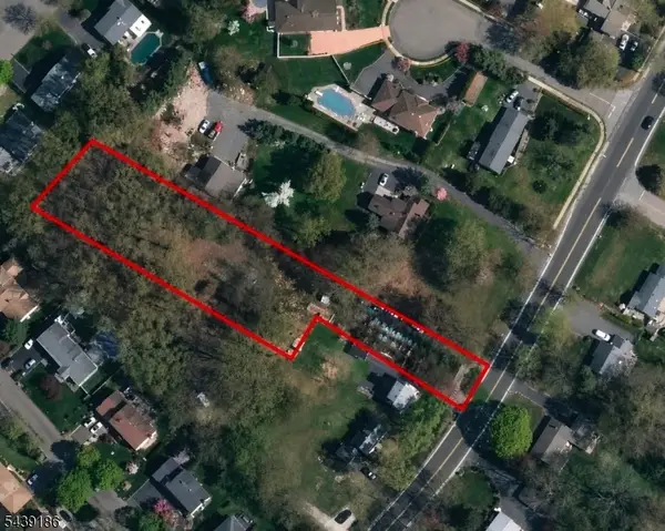 107 Hanover Rd, East Hanover Twp., NJ 07936