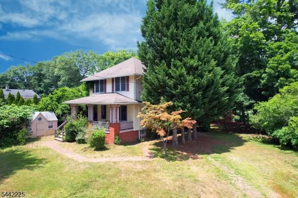 8 Brian Ct, Pequannock Twp., NJ 07440