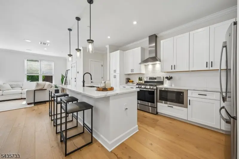 9 Farrand St, Bloomfield, NJ 07003 - #3