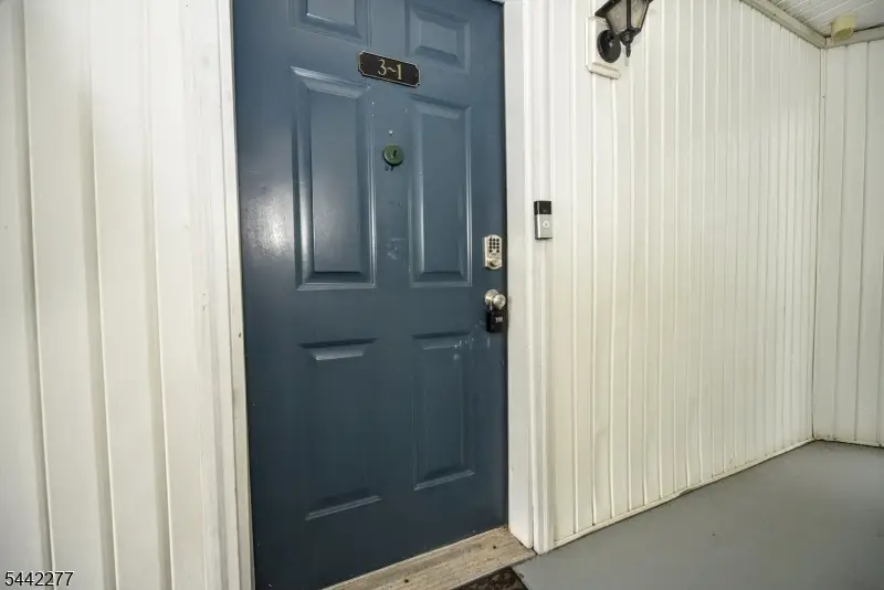 3-1 Vernon Ct, Waldwick, NJ 07463 - #3
