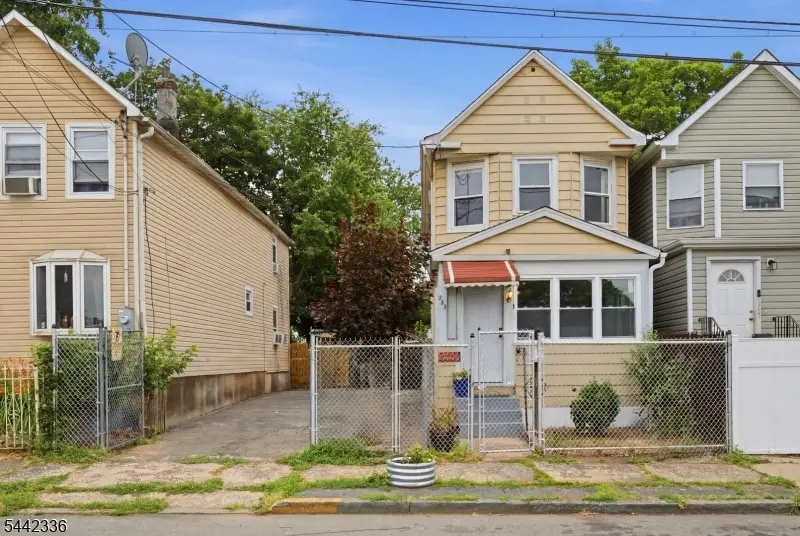 255 S 18th St, Newark, NJ 07103 - #1