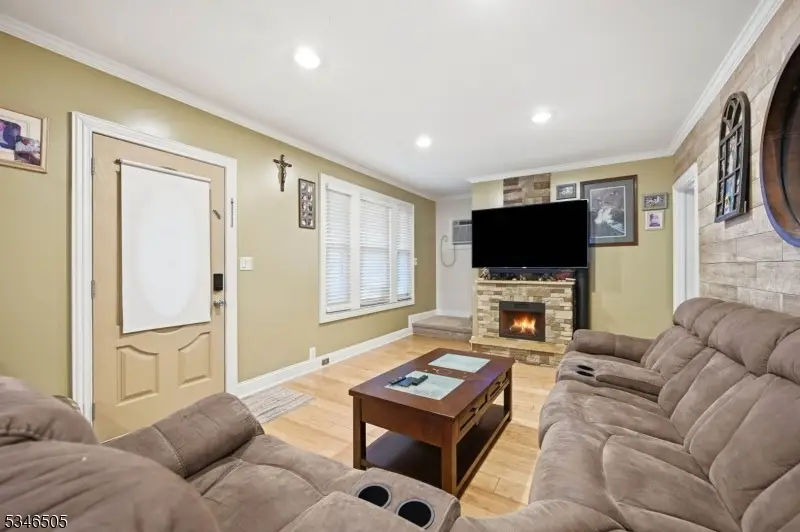 117 Richmond Ave, Paterson, NJ 07502 - #3