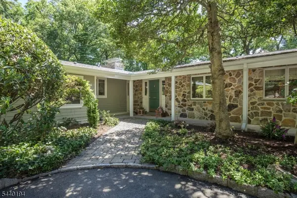 6 Post House Rd, Harding Twp., NJ 07976