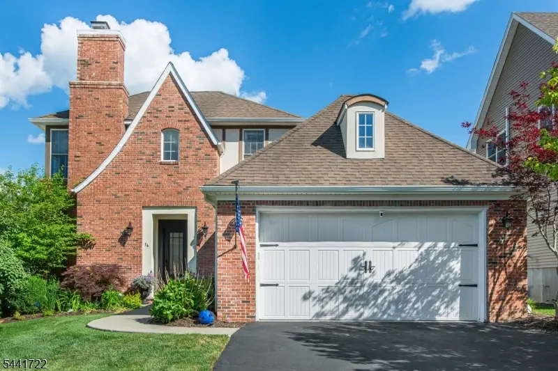 14 Bluffs Ct, Hamburg, NJ 07419 - #1