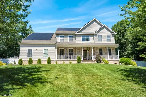 17 Rachel Ln, Monroe Twp., NJ 08831