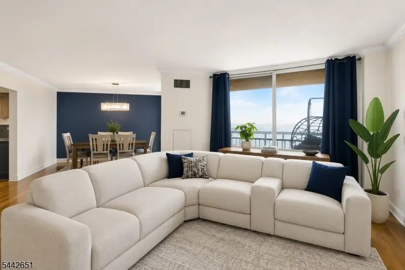 1020 Harmon Cove Tower, Secaucus, NJ 07094 - #1