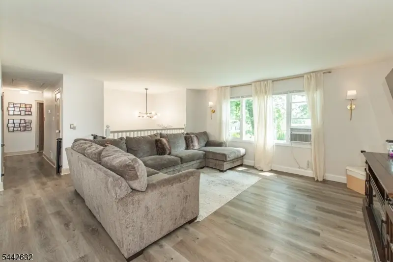 6 Parkview Dr, Beattystown, NJ 07840 - #3