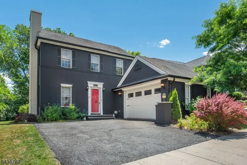 8 Bluffs Ct, Hamburg, NJ 07419 - #2