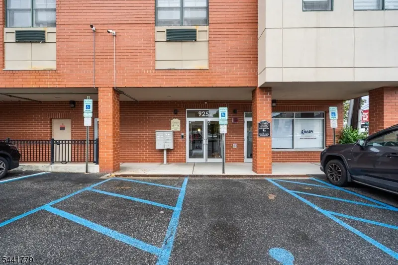 9252 Kennedy Blvd, North Bergen, NJ 07047 - #3