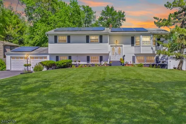 7 Vauxhall Rd, East Brunswick Twp., NJ 08816