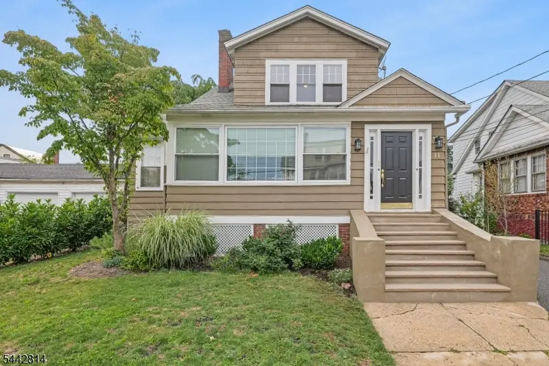 11 Brookwood Dr, Maplewood, NJ 07040 - #1