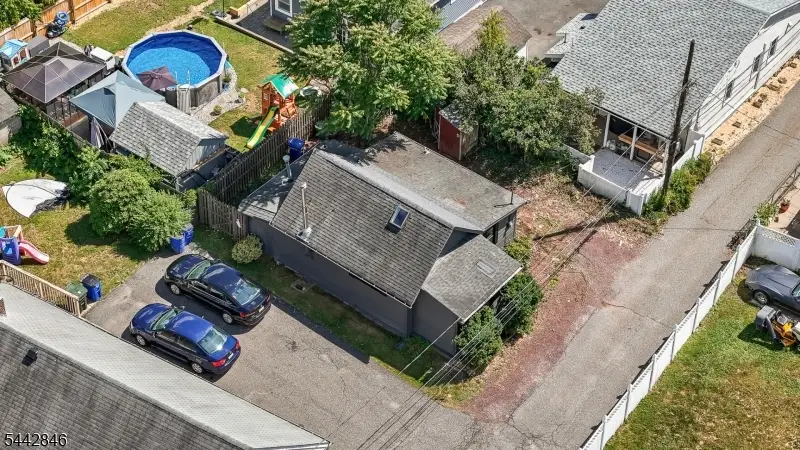 2 Knowles Ln, Budd Lake, NJ 07828 - #2