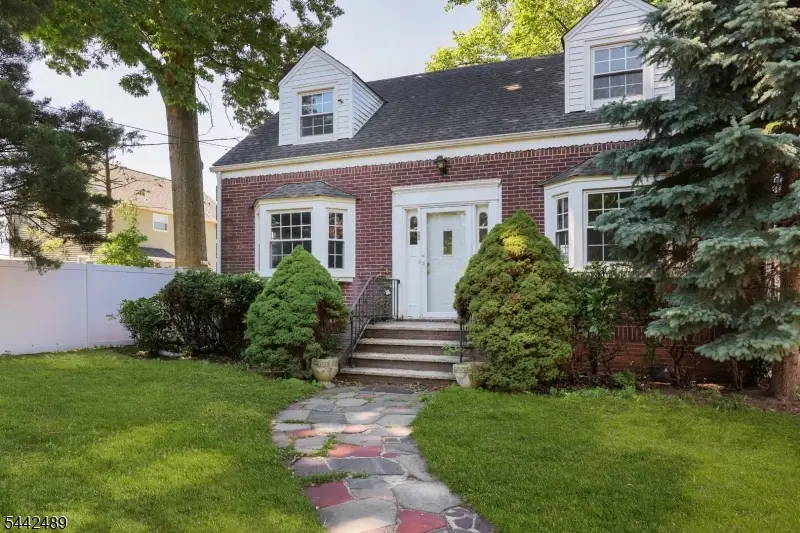 813 Miltonia St, Linden, NJ 07036 - #2