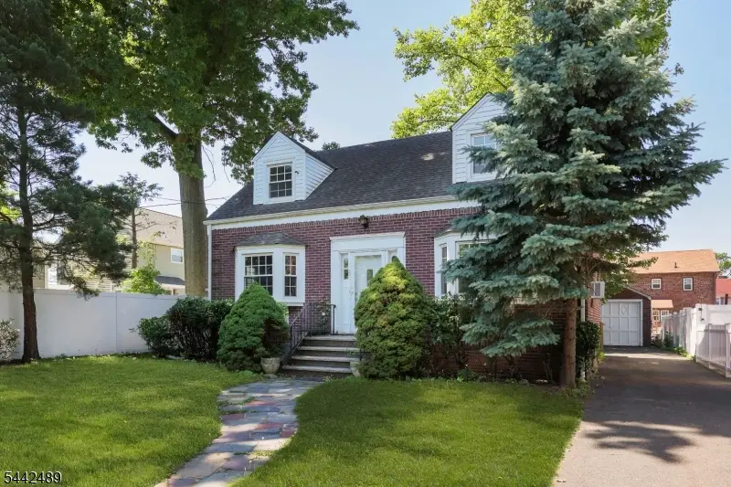813 Miltonia St, Linden, NJ 07036 - #3