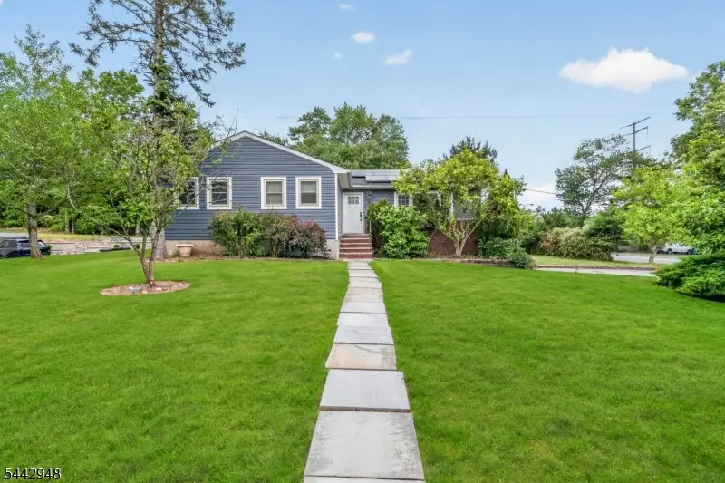 2 Country Club Ct, Livingston, NJ 07039 - #1