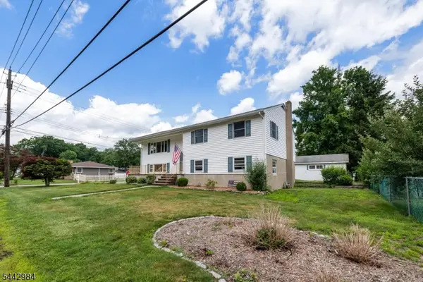 67 Greenbrook Dr, West Milford Twp., NJ 07480