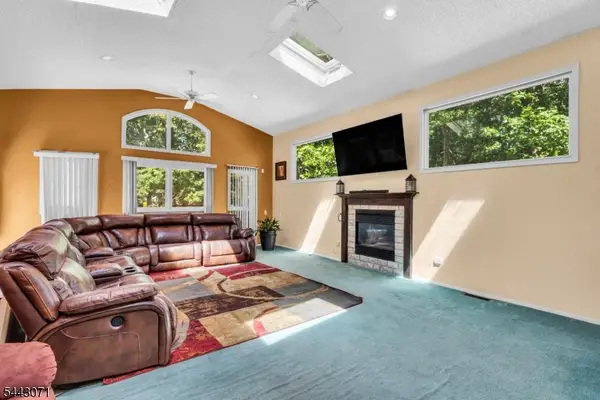 21 Chelsea Rd, Jackson Twp., NJ 08527