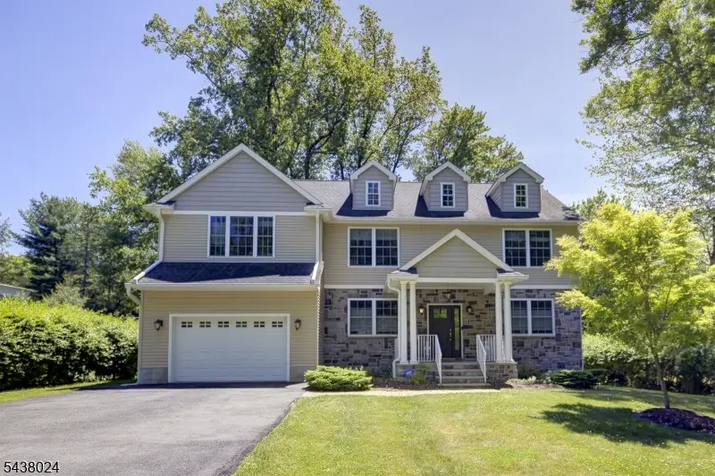 8 Phyllis Pl, Randolph, NJ 07869 - #1