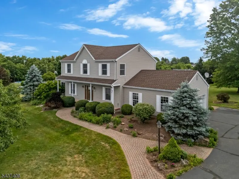 1 Pegasus Ct, Raritan, NJ 08551 - #1