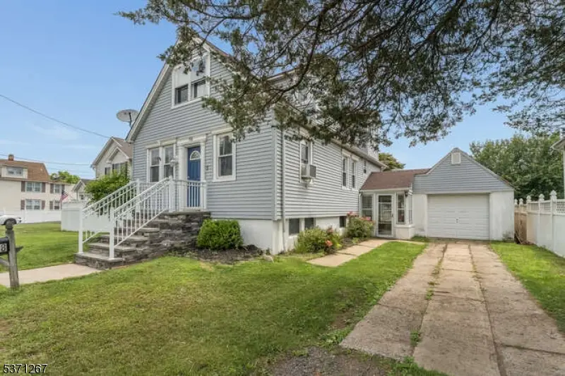 318 Marion Pl, Manville, NJ 08835 - #2
