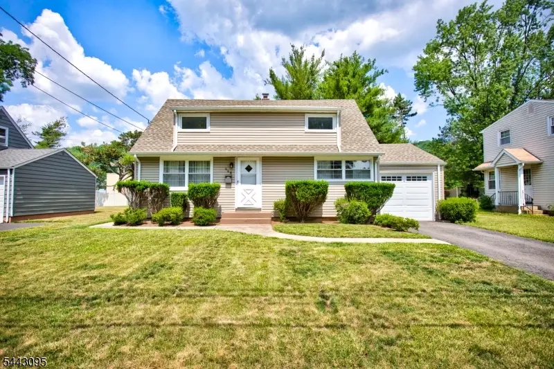 448 Warfield Rd, North Plainfield, NJ 07063 - #1