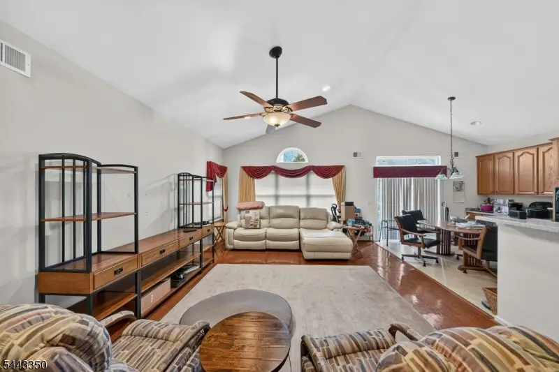 14 Daulton Dr, Franklin, NJ 08873 - #2