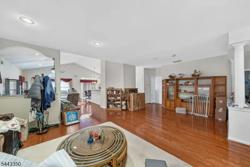 14 Daulton Dr, Franklin, NJ 08873 - #3