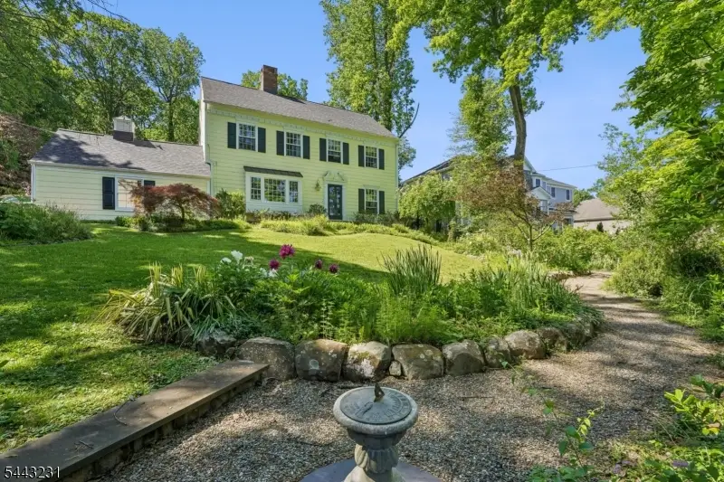 638 Mountain Ave, Berkeley Heights, NJ 07922 - #2