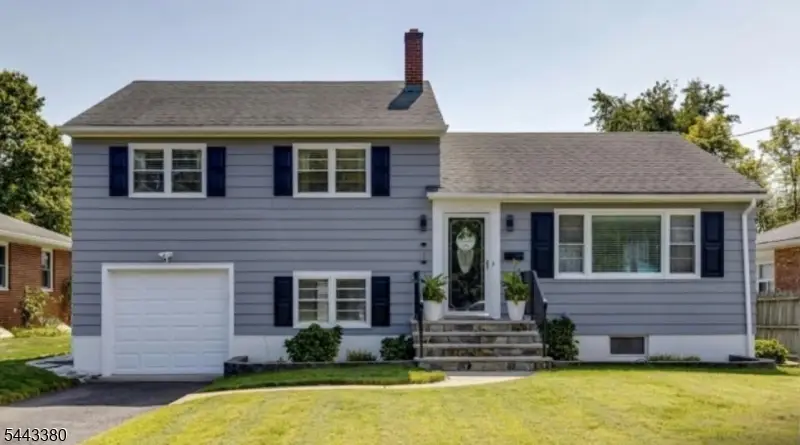 701 Denninger Rd, North Plainfield, NJ 07063 - #1