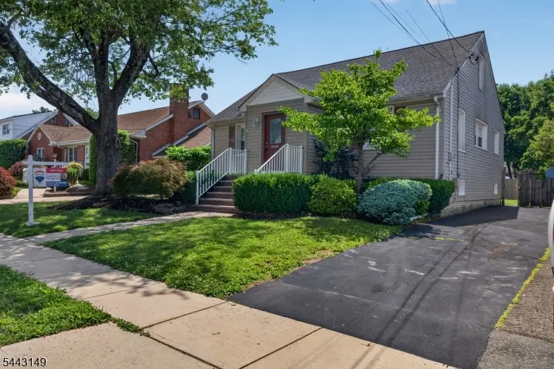 2 Oakwood Pl, North Brunswick, NJ 08902 - #3