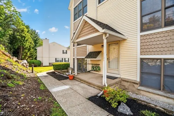 56 Portsmouth Ct #56, Hamburg Boro, NJ 07419