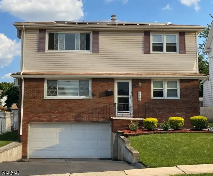 739 Lake Ave, Lyndhurst, NJ 07071 - #1