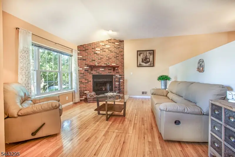 194 Driscoll Ct, Franklin, NJ 08873 - #3