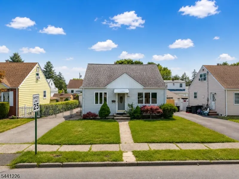 711 Bloomfield Ave, Clifton, NJ 07012 - #1