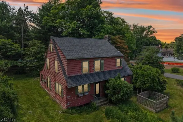 16 Silverthorne Rd, High Bridge Boro, NJ 08829