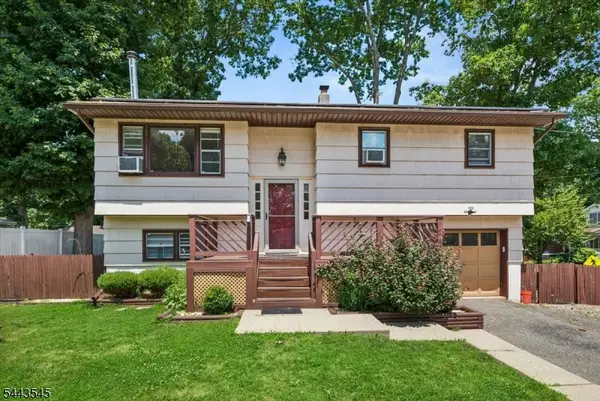 1 Arthur Rd, Hopatcong Boro, NJ 07843