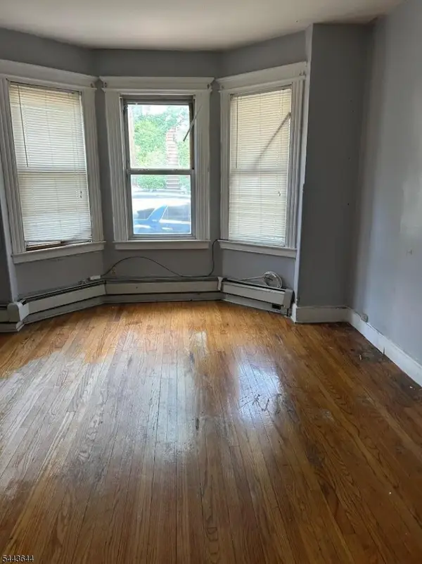869 Clifton Ave, Newark City, NJ 07104