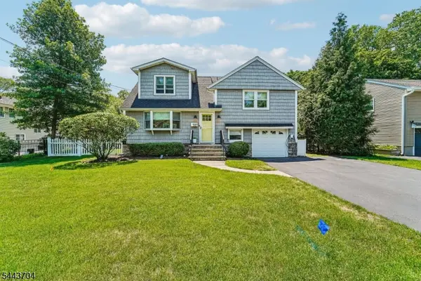 252 Canterbury Pl, Ridgewood Village, NJ 07450