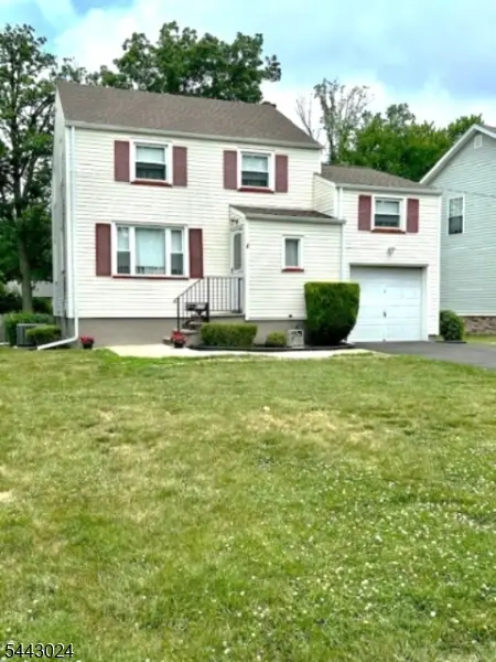 220 Penfield Pl, Dunellen Boro, NJ 08812