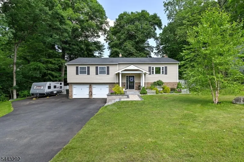 15 Camelot Dr, Budd Lake, NJ 07828 - #1